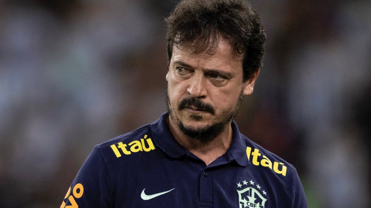 Após derrota para a Argentina, Diniz minimiza tropeços e diz que derrota foi injusta