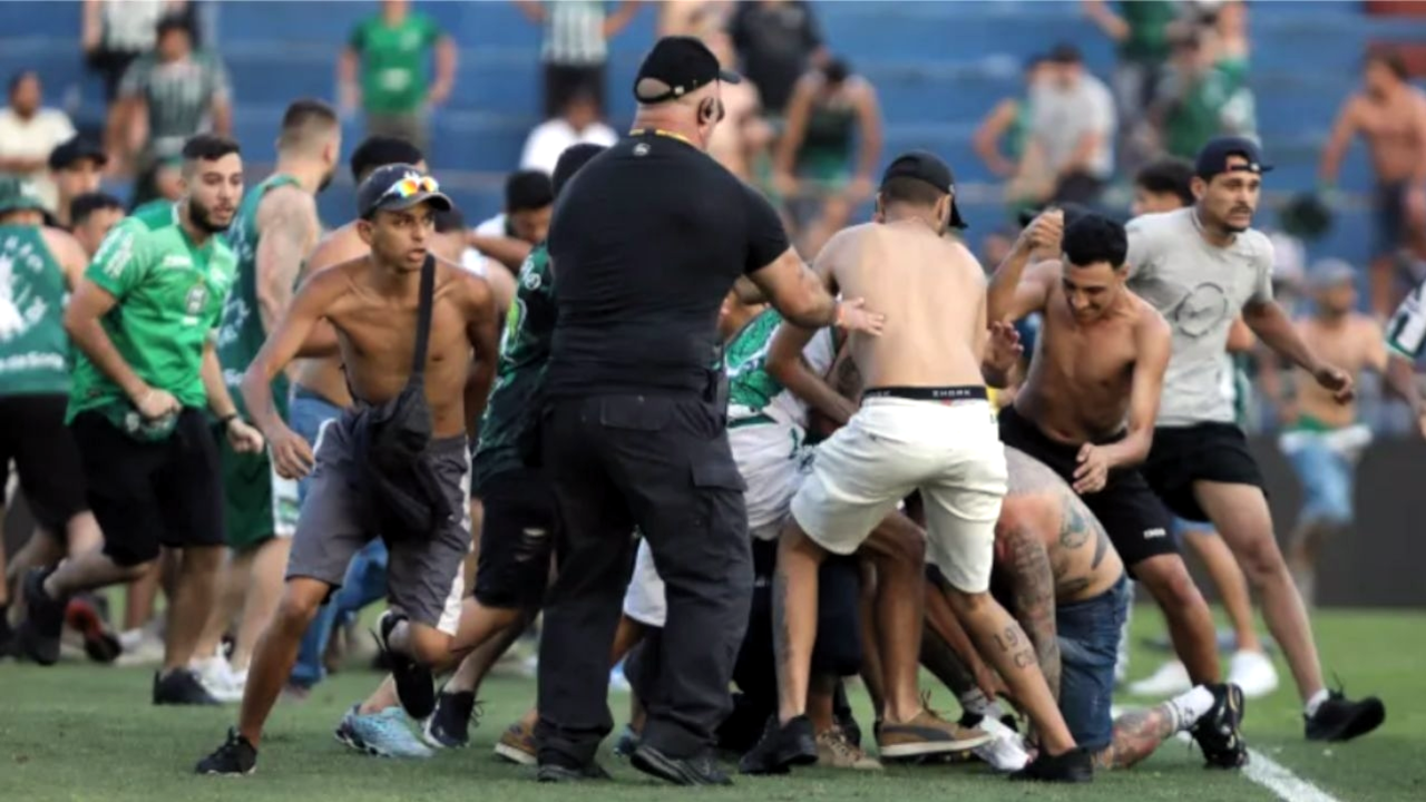 Coritiba e Cruzeiro serão julgados no STJD por briga de torcedores