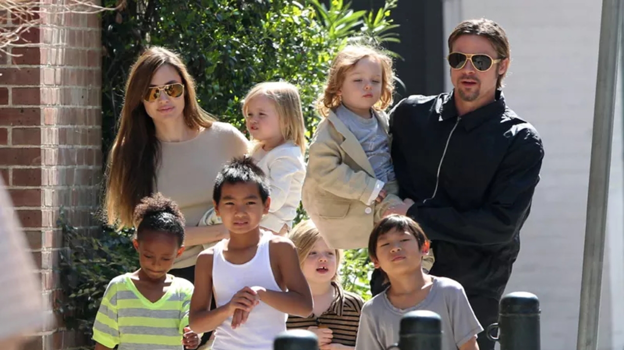 Boatos dizem que Brad Pitt acredita que Angelia Jolie persuadiu filhos contra ele; ator segue em silêncio