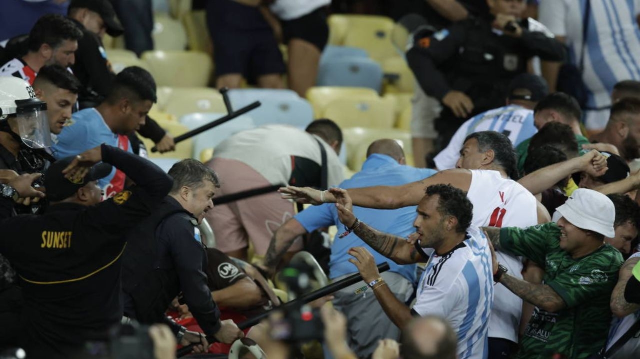 FIFA abre investigação contra CBF e AFA depois dos atos violentos no Maracanã