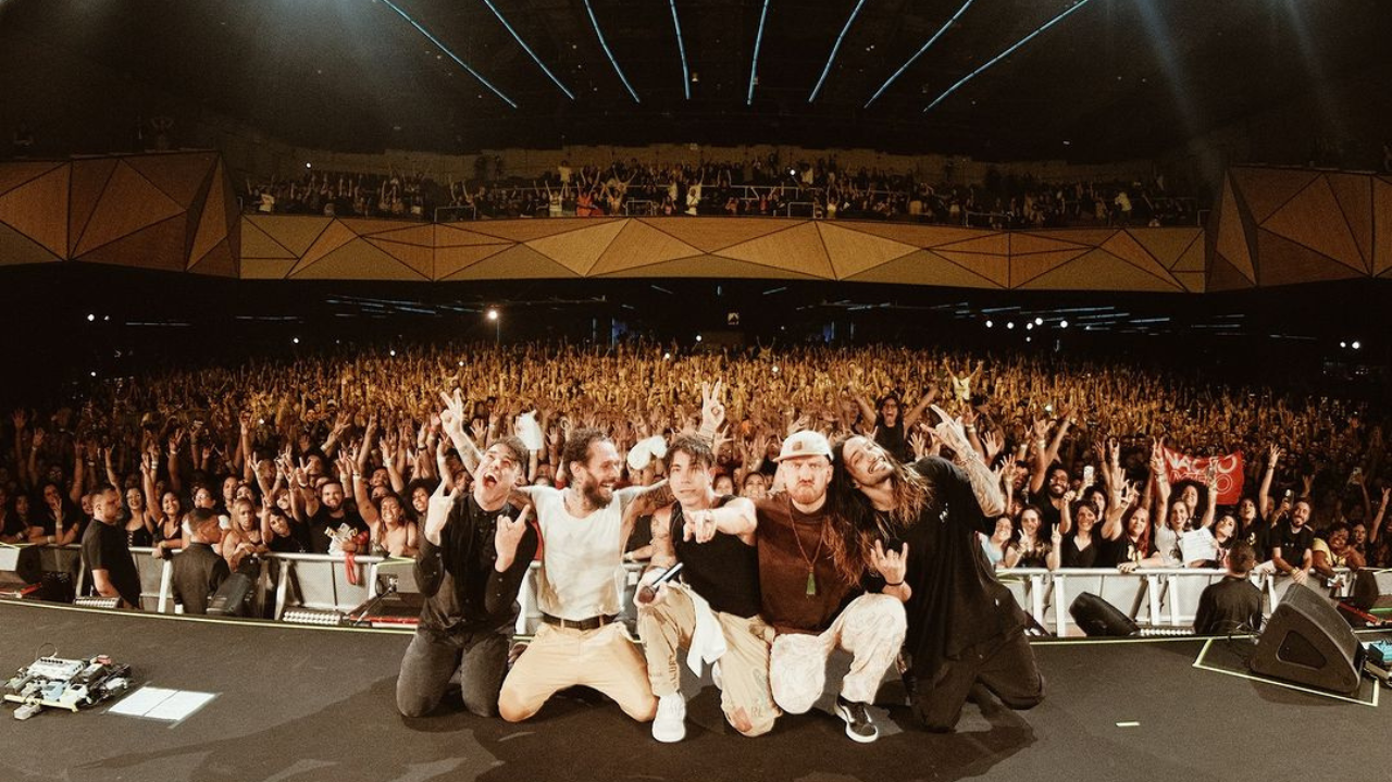 Banda NX Zero agita e emociona público com show no Rio de Janeiro
