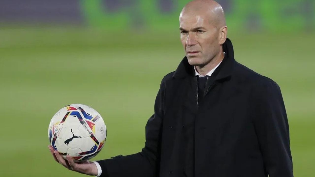Zidane fala sobre atletas com quem jogou e destaca Ronaldo como “o mais habilidoso”