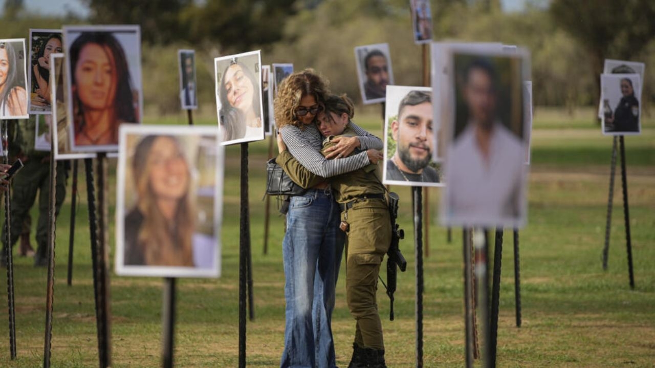 Israel confirma a morte de 5 reféns após retomada de bombardeio