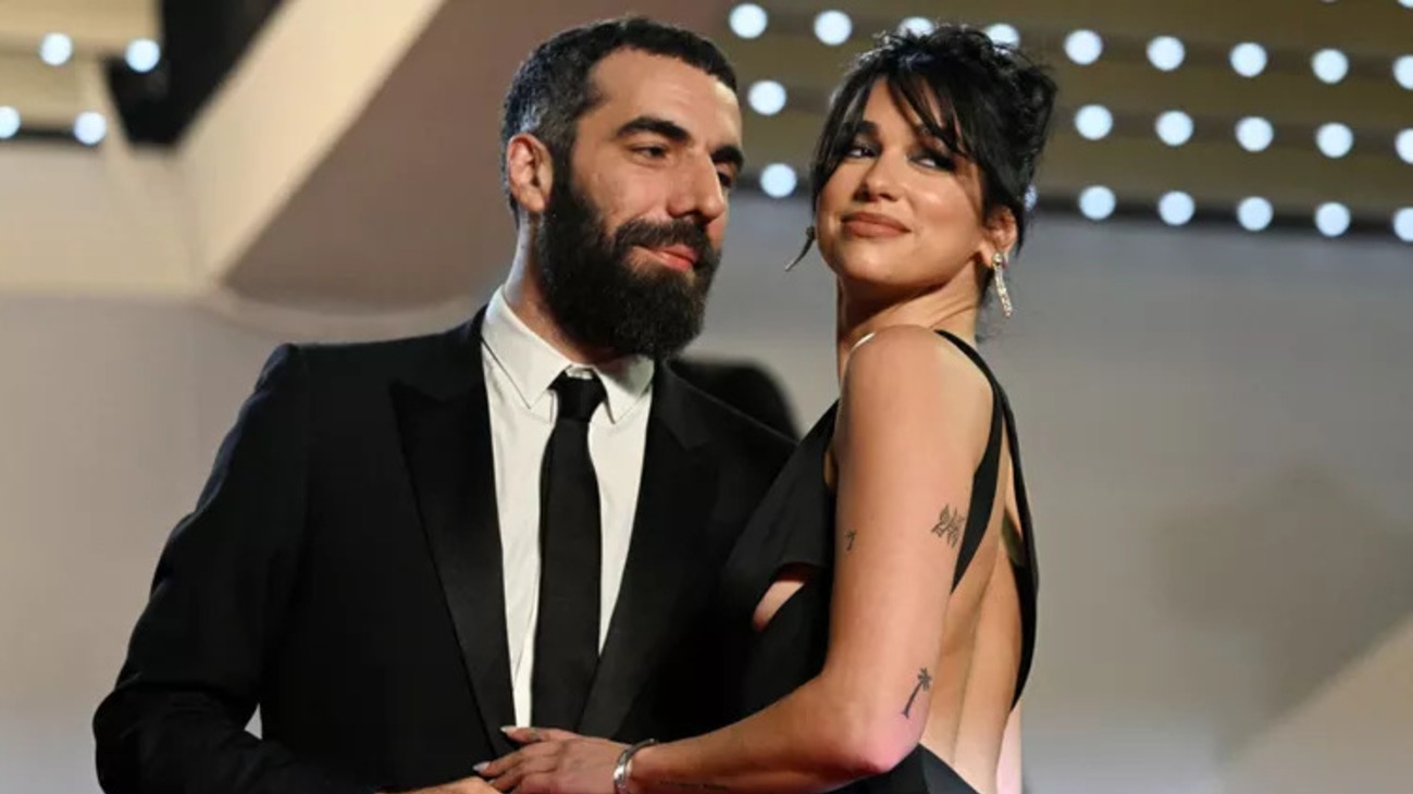 Relacionamento de Dua Lipa com cineasta francês chega ao fim