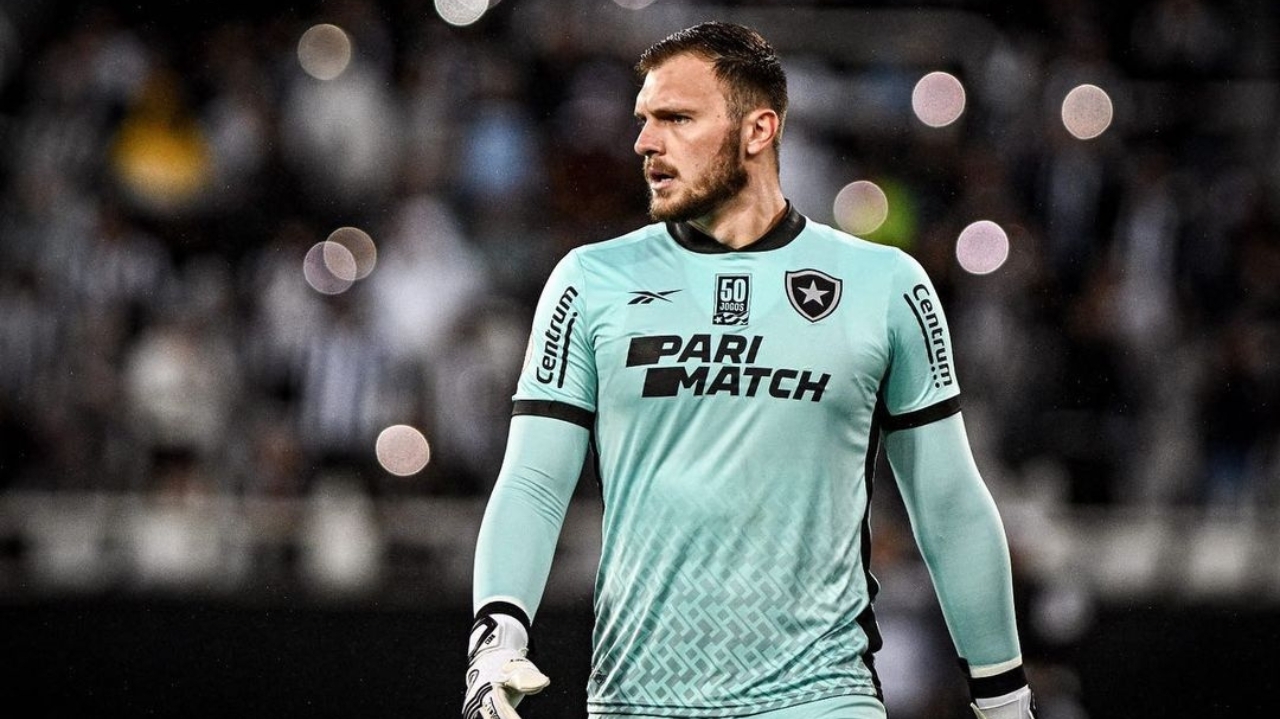 Lucas Perri pondera momento e fala em tom de despedida: “tenho muita gratidão por tudo que o Botafogo me proporcionou”
