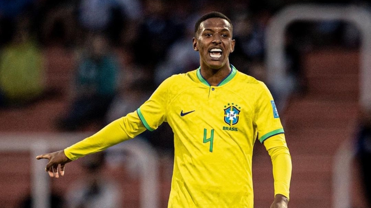 Reformulação: Corinthians demonstra interesse em Robert Renan