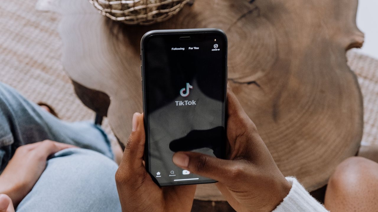 Geração Z e consumo: como o TikTok influencia neste hábito