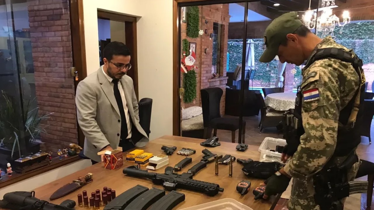 Operação da PF desmantela maior organização de venda ilegal de armas no Brasil