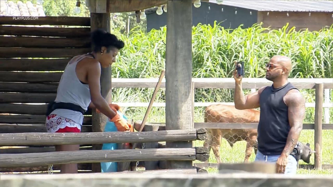 A Fazenda 15: Márcia Fu vê rivalidade aumentar no programa