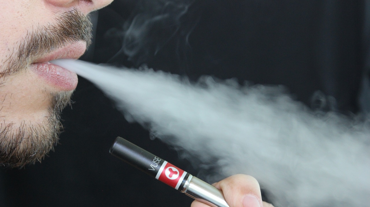 Anvisa faz abertura de consulta pública sobre cigarros eletrônicos