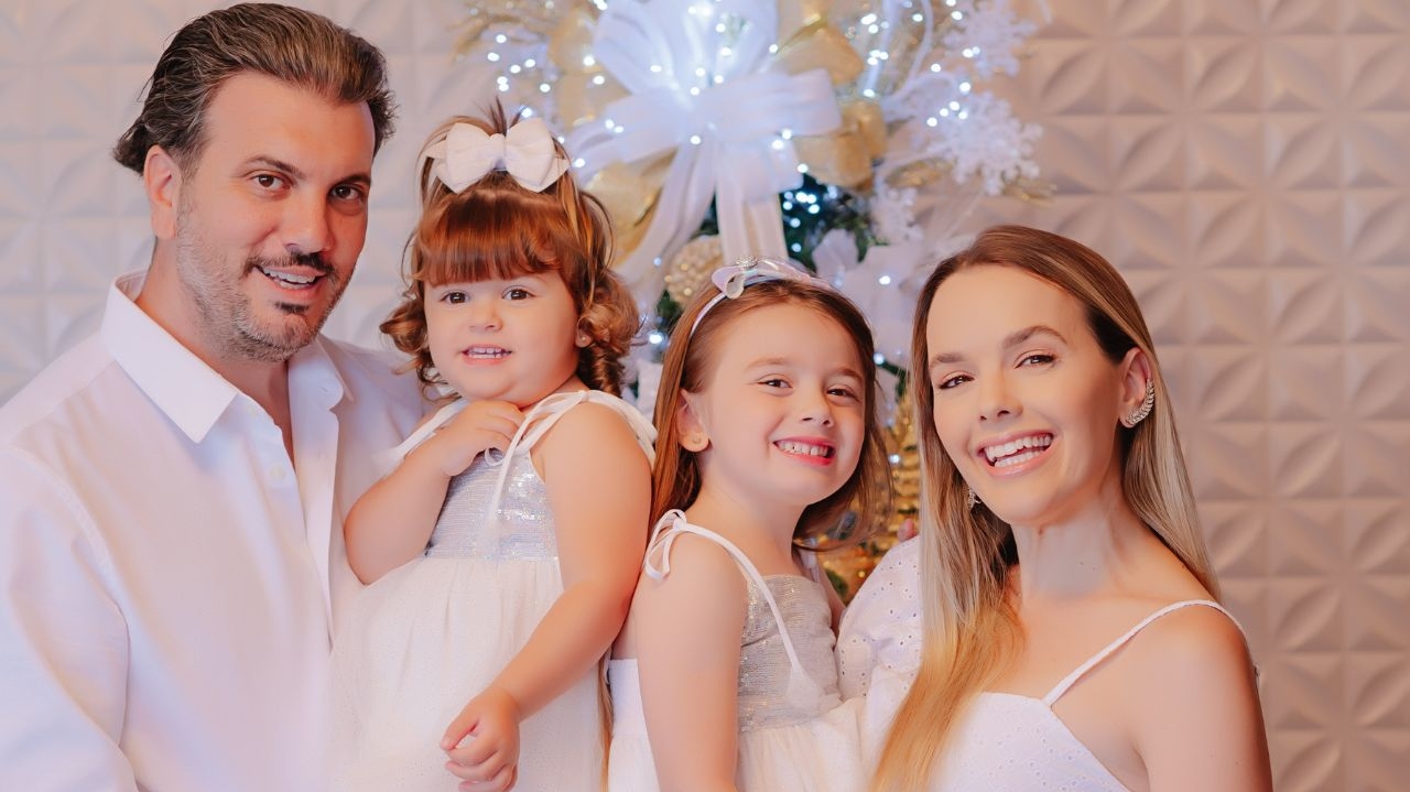 Thaeme celebra 9 anos de união com o marido Fábio Elias