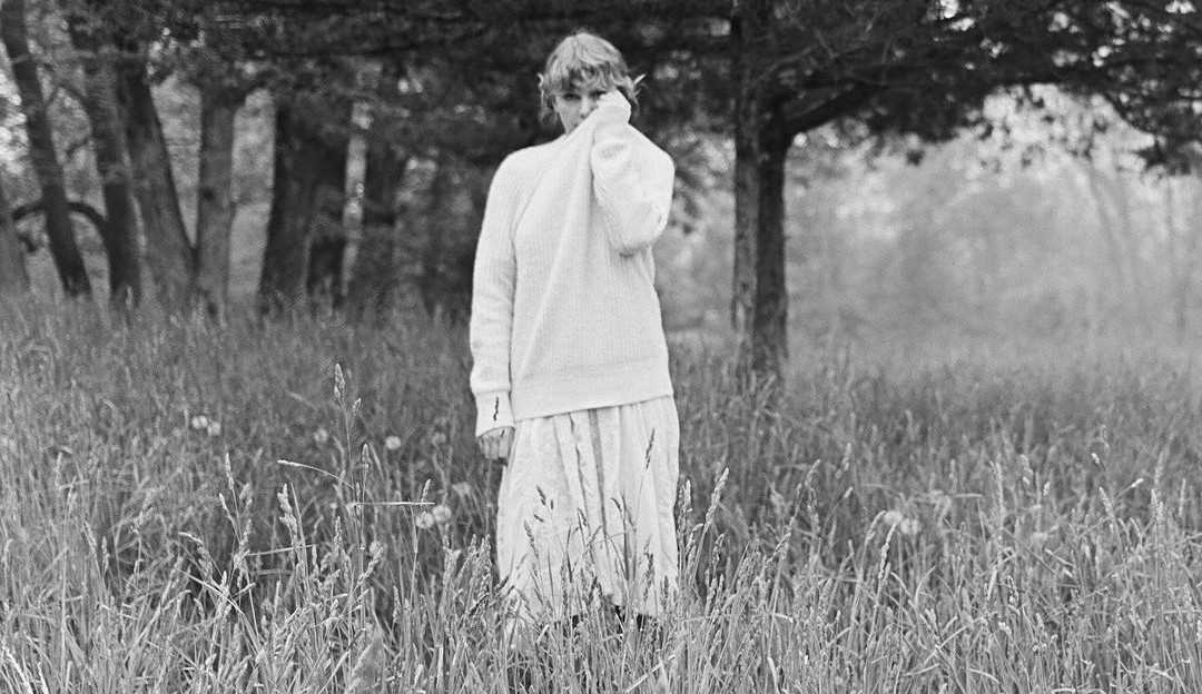 1 ano de “/folklore”/ da Taylor Swift e o seu grande impacto