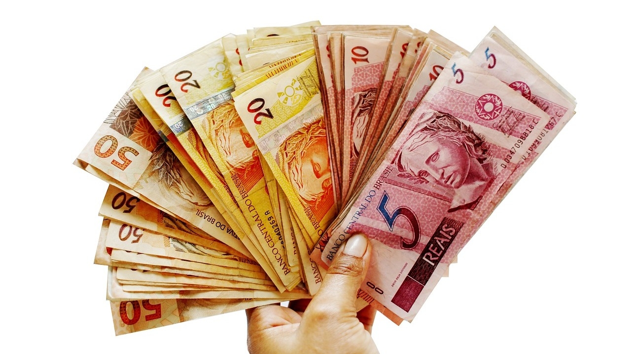 Governo define valor do salário mínimo para 2024