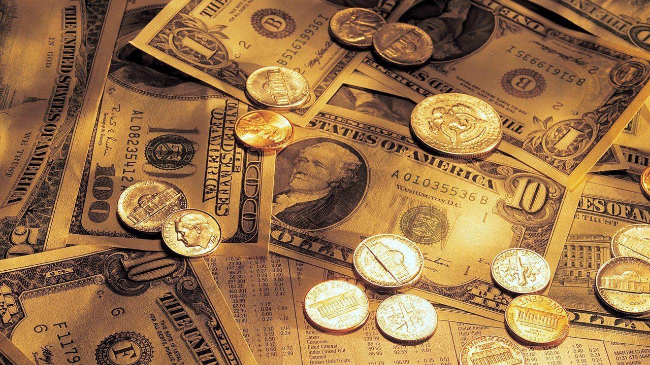 Queda do dólar chega a 8% em 2023; saiba qual a projeção para 2024