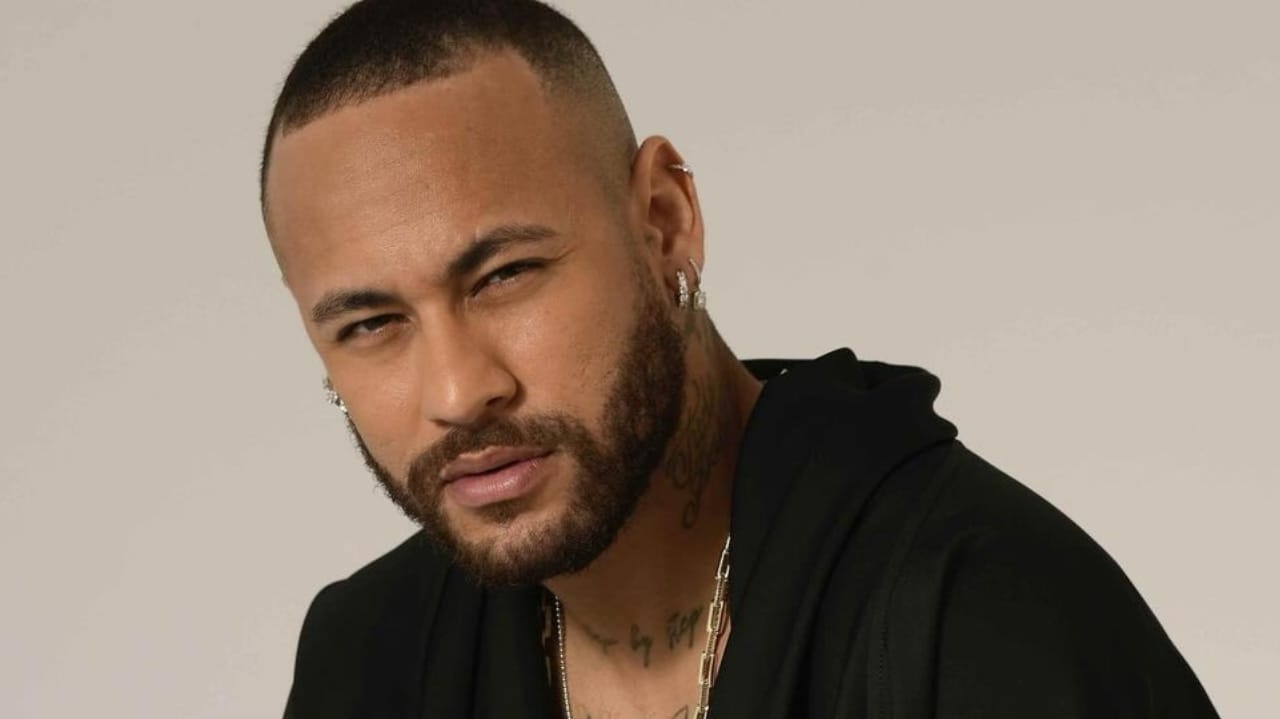 Mãe de fã de Neymar reclama de ambiente impróprio para crianças no cruzeiro