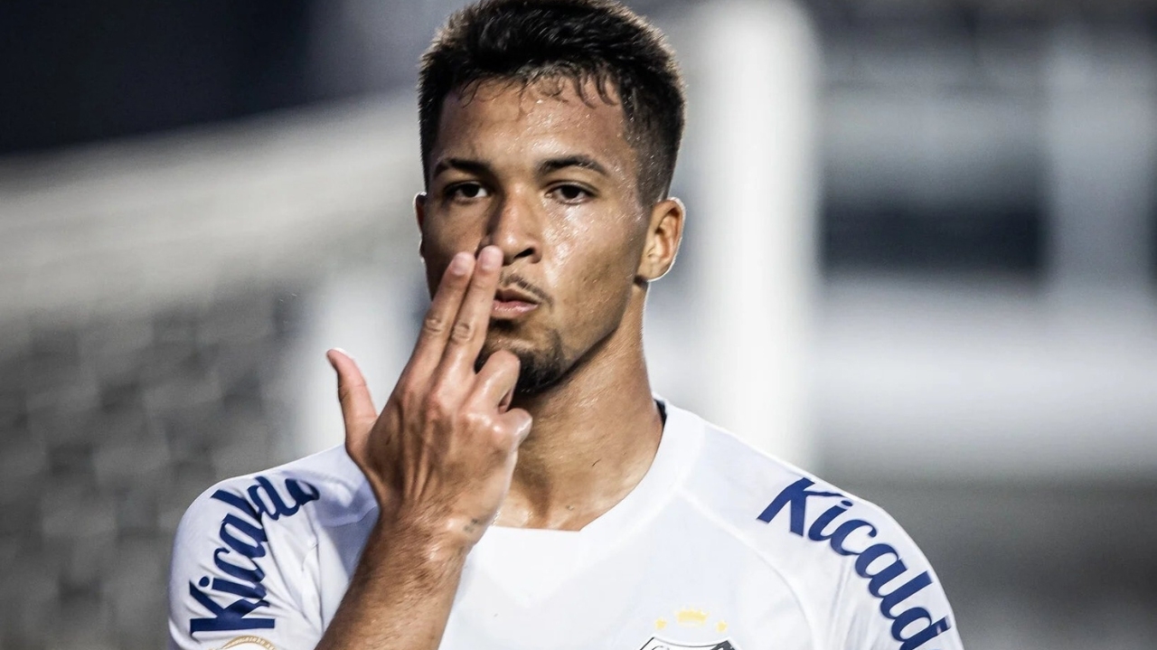 Benfica sinaliza que fará proposta por Marcos Leonardo, do Santos