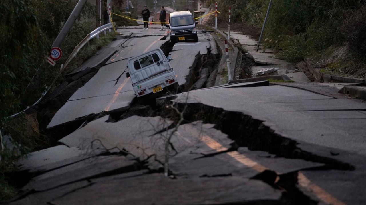 Terremoto de magnitude 7,5 deixa rastro de destruição no Japão