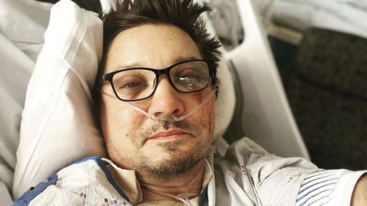 Jeremy Renner confirma volta à atuação e fala sobre sua motivação após acidente
