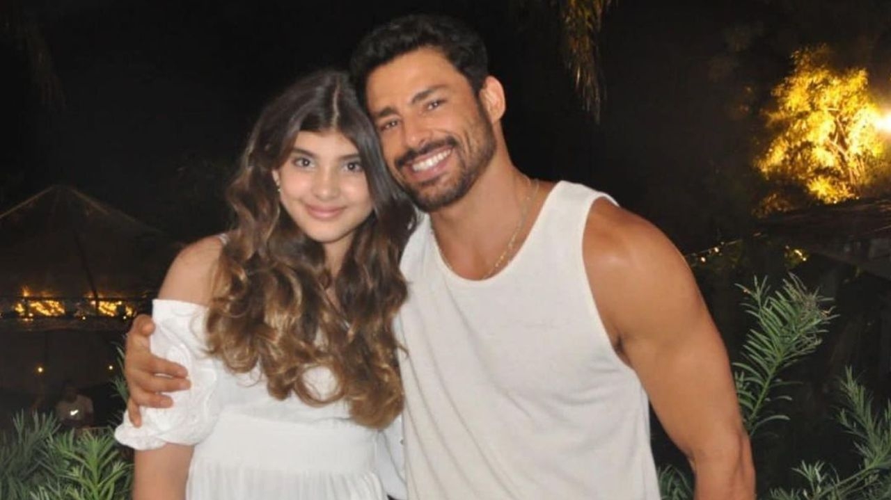 Cauã Reymond compartilha momento especial com sua filha, Sofia, no Réveillon