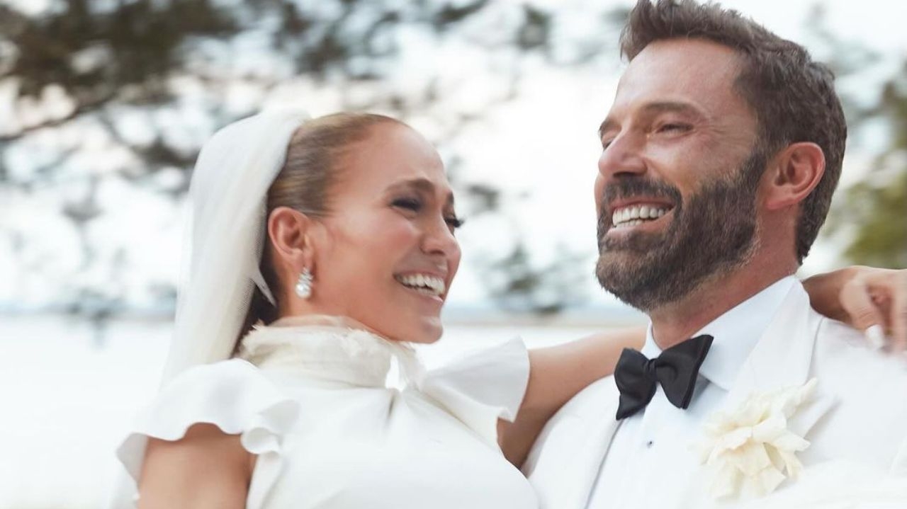Ben Affleck e Jennifer Lopez são flagrados em momento de tensão durante compras no Caribe