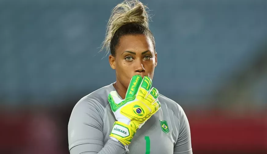 Goleira Bárbara discute com atleta paraolímpica em rede social: “/Acha que só porque é deficiente pode falar o que quer?”/