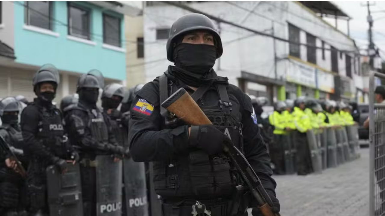 Polícia Federal do Brasil é colocada à disposição para Equador durante crise interna
