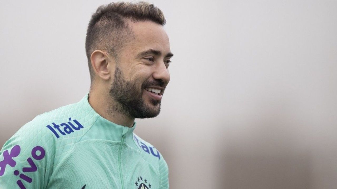 Após contratação de Everton Ribeiro, Bahia volta a ter jogador que disputou Copa do Mundo