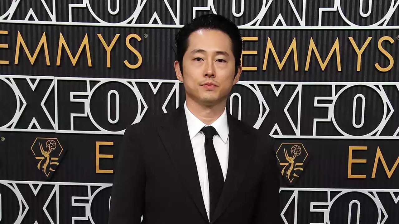 Emmy Awards: Steven Yeun vence o prêmio de Melhor Ator em Minissérie, Antologia ou Telefilme