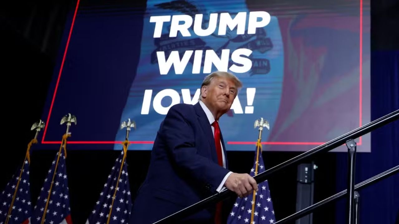 Trump tem vitória esmagadora na primeira prévia das eleições presidenciais