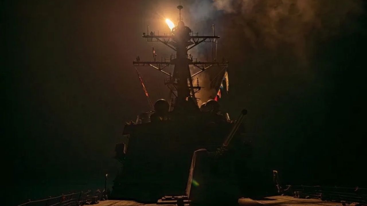 Estados Unidos atacam Houthis no Iêmen para destruir mísseis usados contra navios no Mar Vermelho