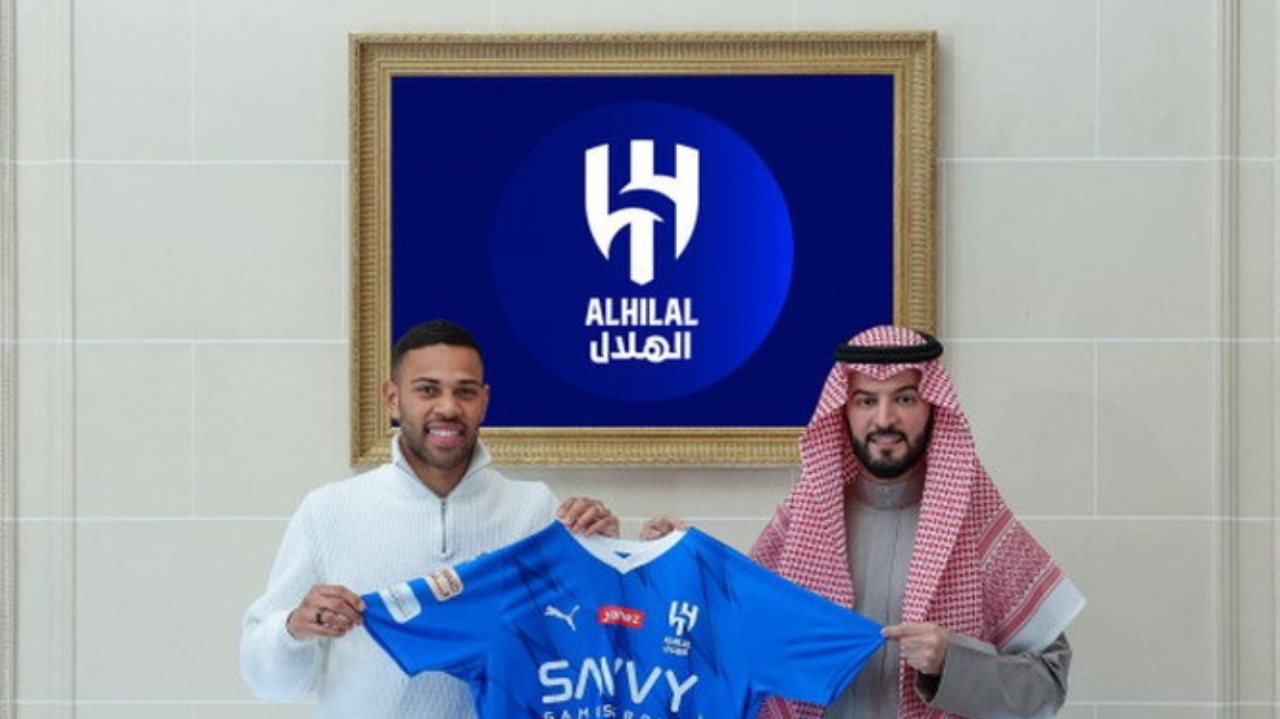 Al-Hilal anuncia contratação de Renan Lodi