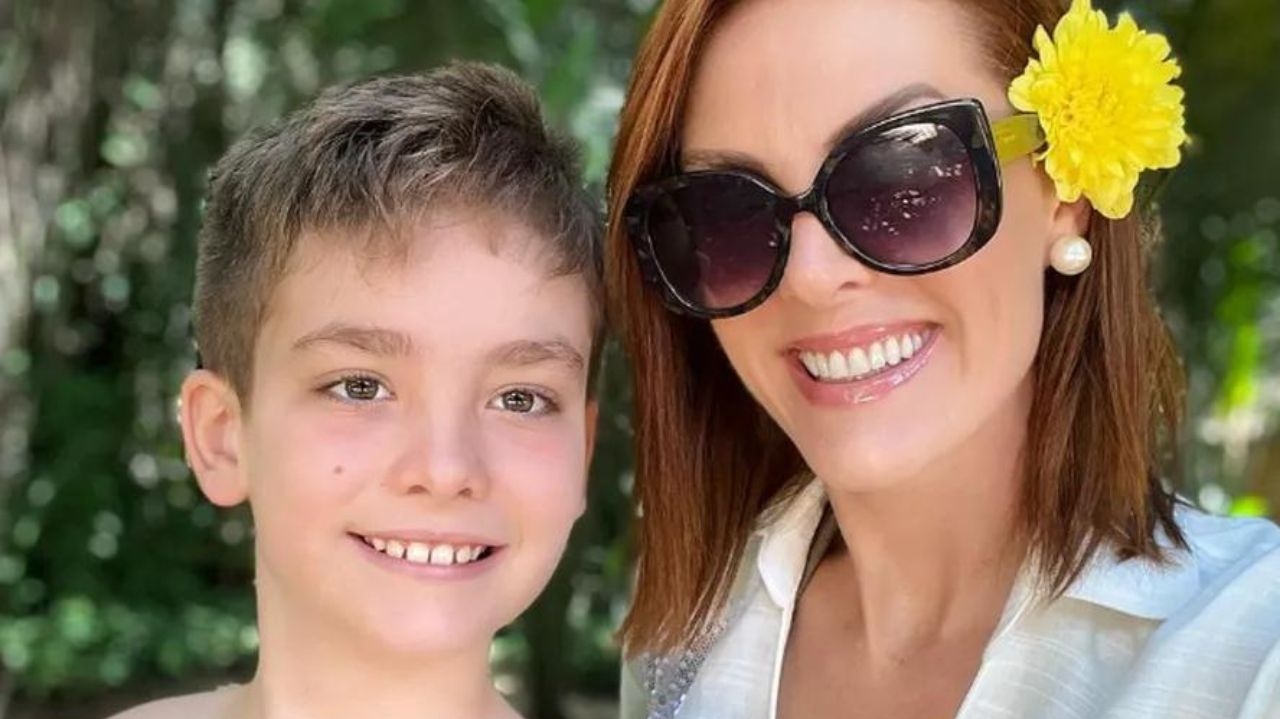 Após passar férias com o pai, filho de Ana Hickmann fica com a apresentadora