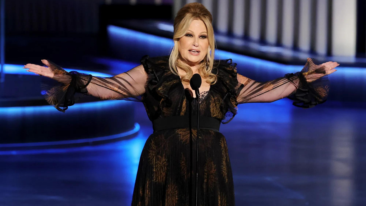 Jennifer Coolidge, de “The White Lotus”, é confirmada no elenco do filme “Minecraft”
