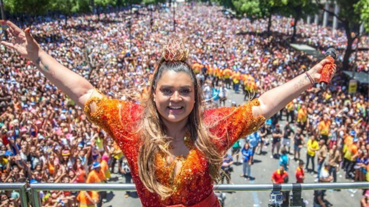Preta Gil celebra volta aos palcos e documentário, após vencer o câncer