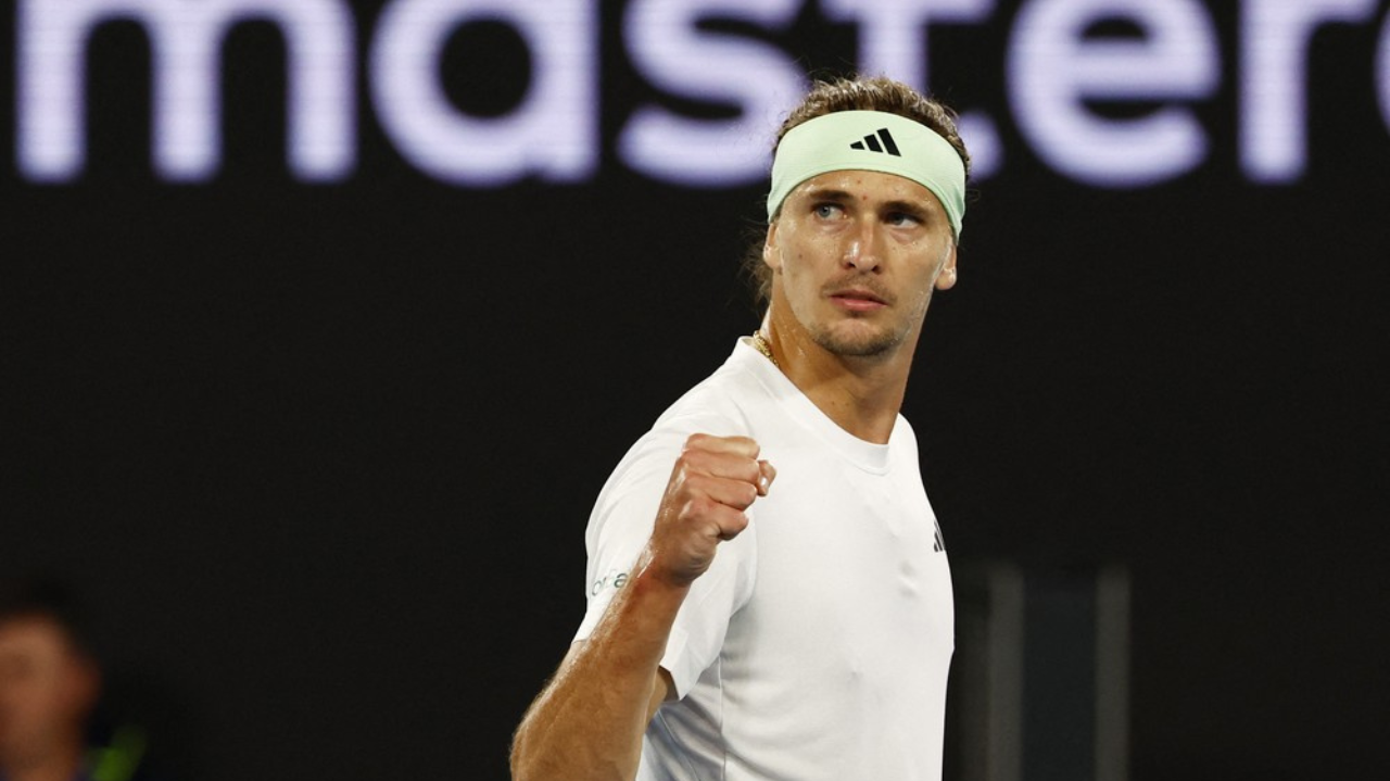 Australian Open: em jogo longo e exaustivo, Zverev bate Alcaraz e avança para semifinal da competição