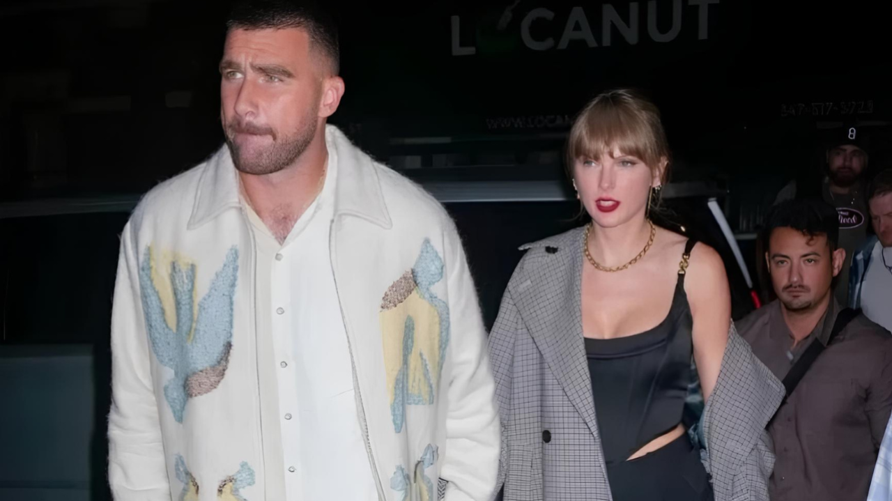 Taylor Swift e Travis Kelce celebram vitória do Kansas City Chiefs com beijo