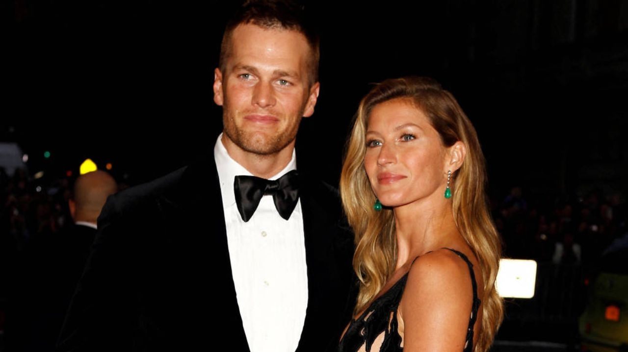 Tom Brady ignora morte da mãe de Gisele Bündchen e exibe viagens na web