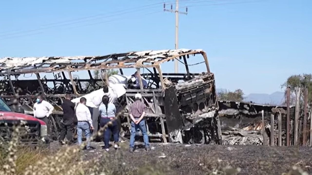 Colisão entre ônibus e trailer no México deixa 19 mortos e 22 feridos