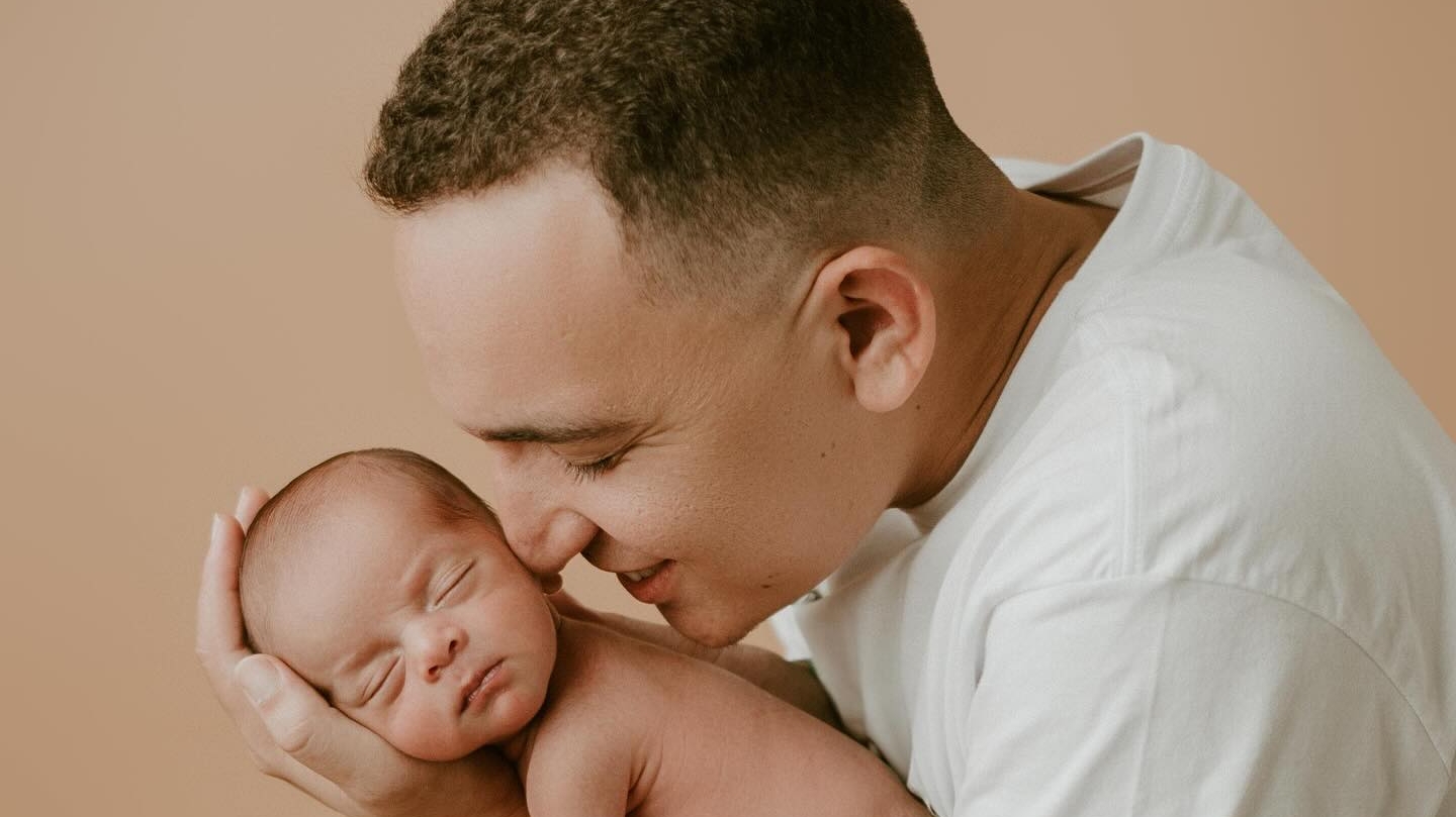 João Gomes posta foto com o filho Jorginho na web e encanta seguidores
