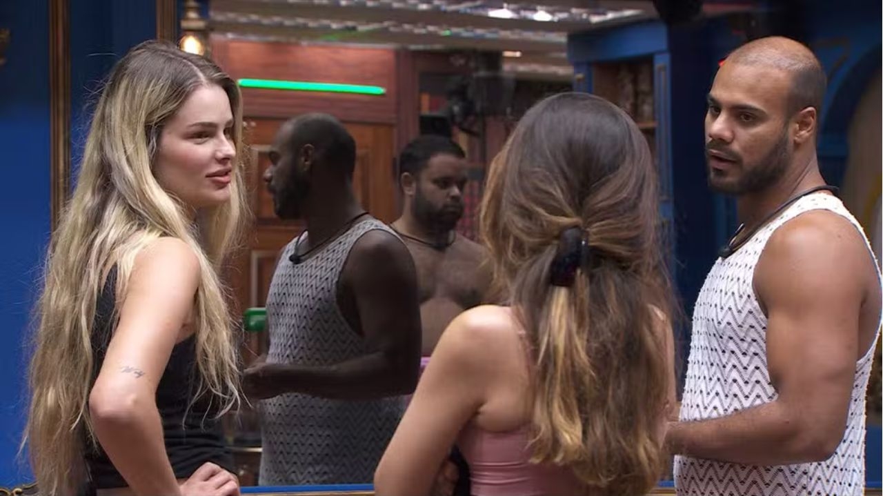 BBB 24: Fernanda e Davi são alvos de emojis negativos no jogo