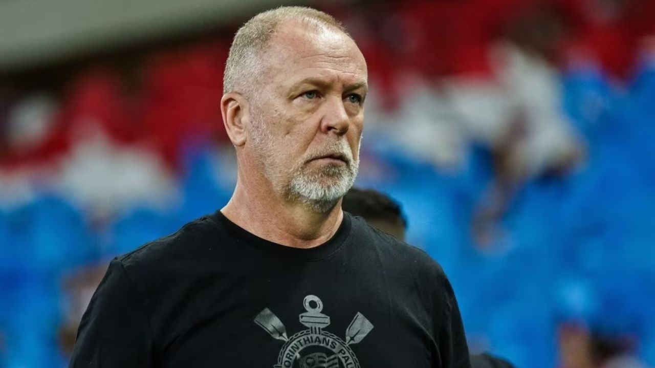 Corinthians precisa formalizar um acordo com Mano para poder registrar outro treinador