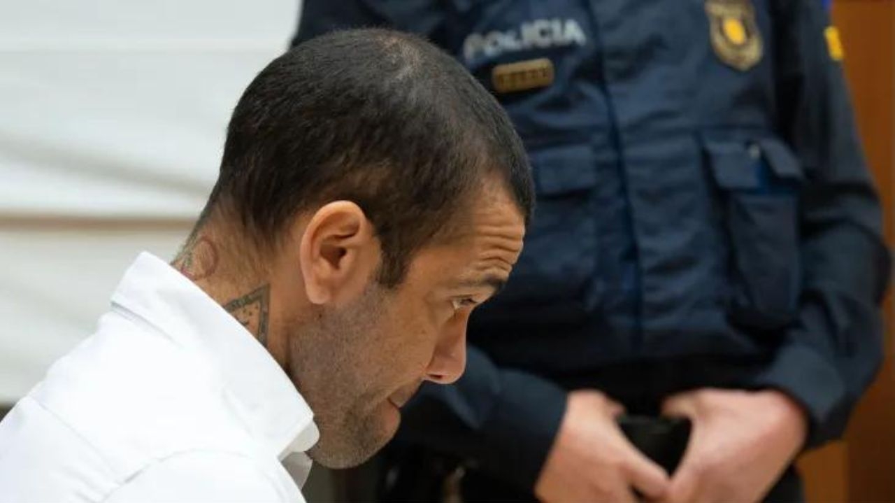 Julgamento de Daniel Alves finaliza, porém sem sentença anunciada