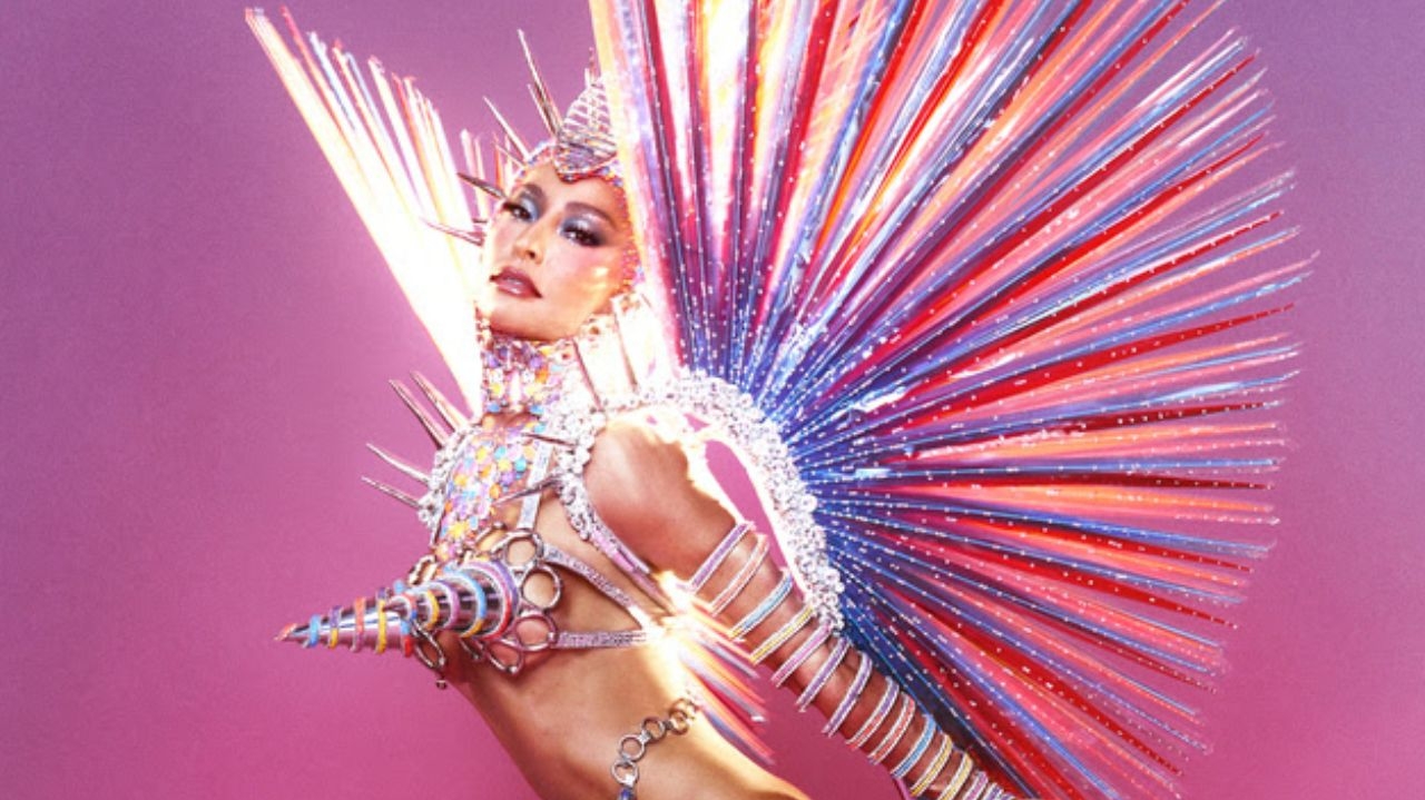 Sabrina Sato brilha em desfile da Gaviões da Fiel