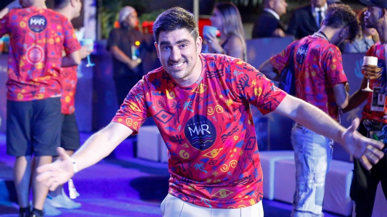 Marcelo Adnet e Patrícia Cardoso fazem pronunciamentos diante da polêmica de traição