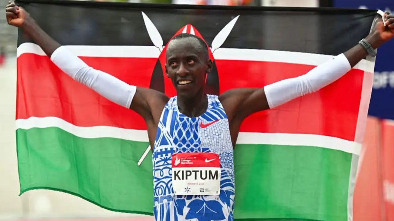 Recordista mundial da maratona, Kelvin Kiptum, morre em acidente de carro aos 24 anos
