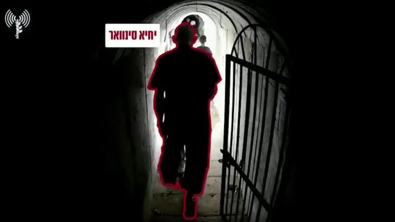 Vídeo divulgado por Israel mostra líder do Hamas fugindo por túnel em Gaza