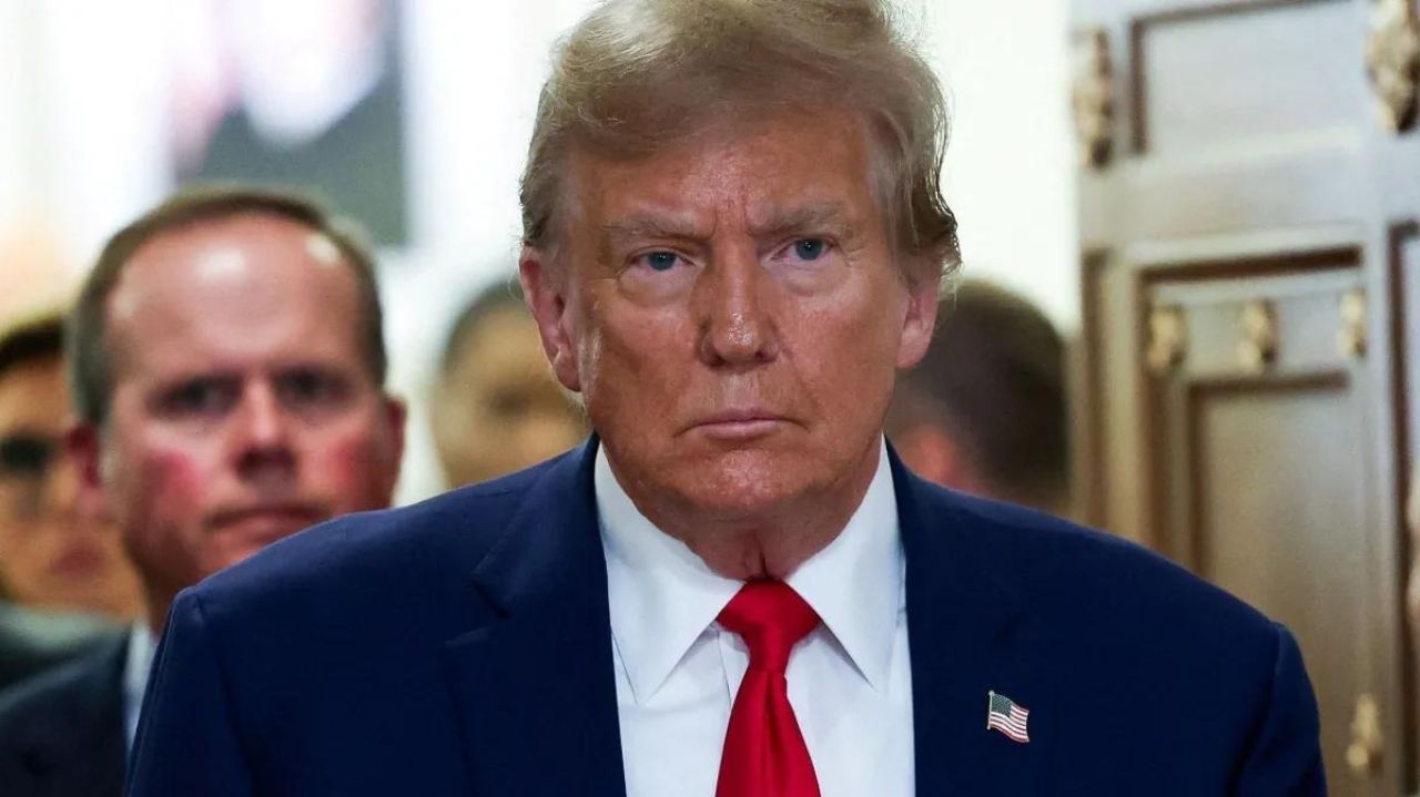 Pedido de Donald Trump para arquivamento do caso Stormy Daniels é negado