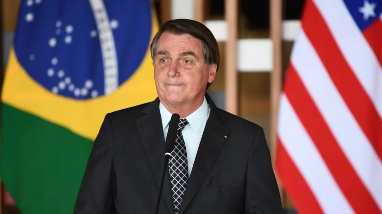 Polícia Federal investiga transferência de R$ 800 mil de Bolsonaro para os Estados Unidos