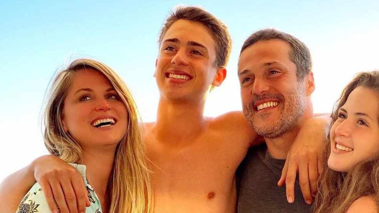 Após separação polêmica, Susana Werner posta foto com Julio Cesar e filhos
