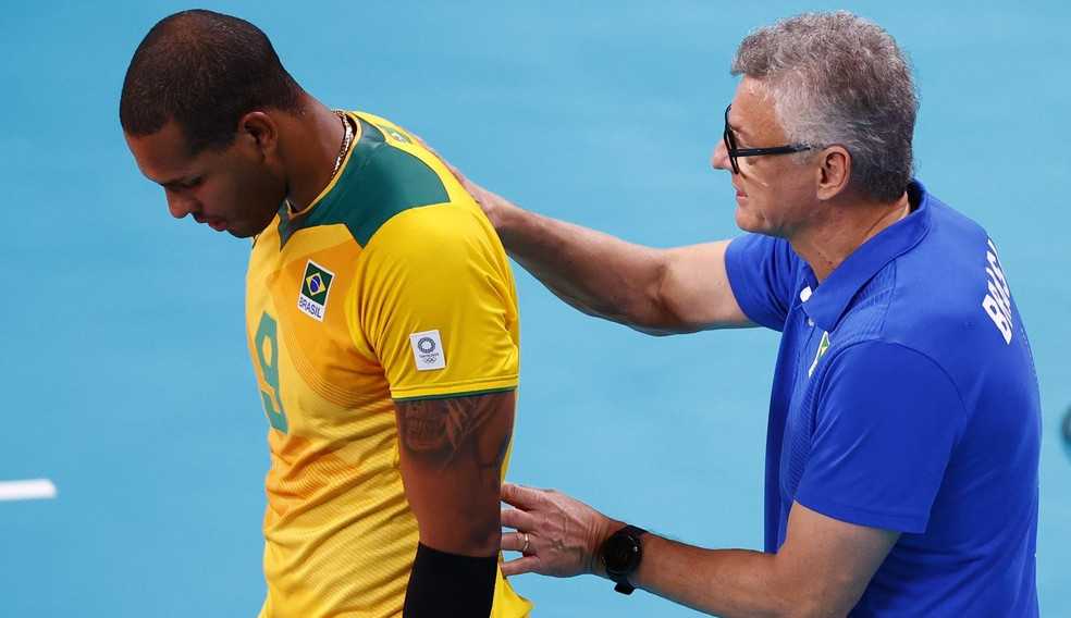 Vôlei masculino perde para a Rússia e fica fora da final olímpica